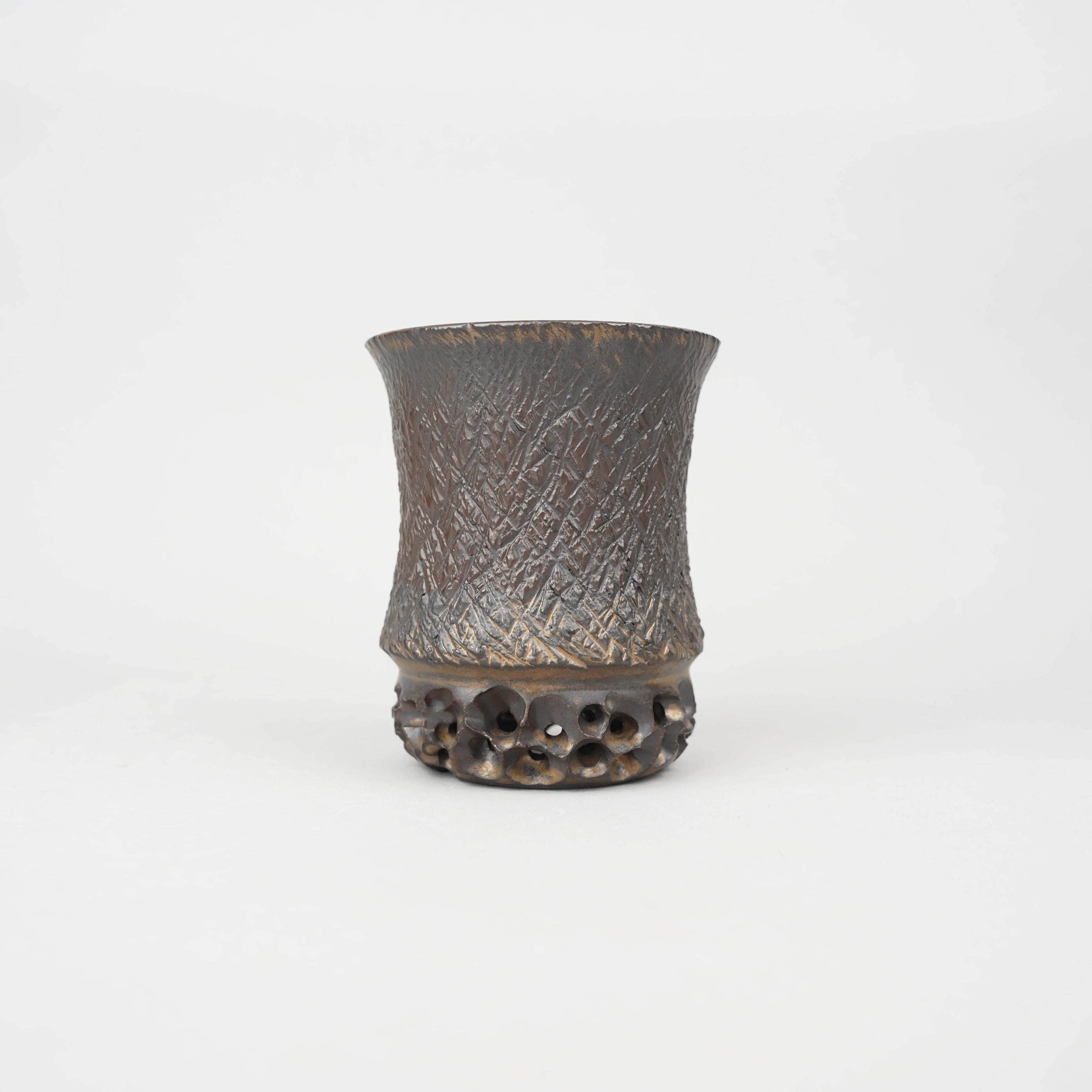 Pot – – – Hachi-8