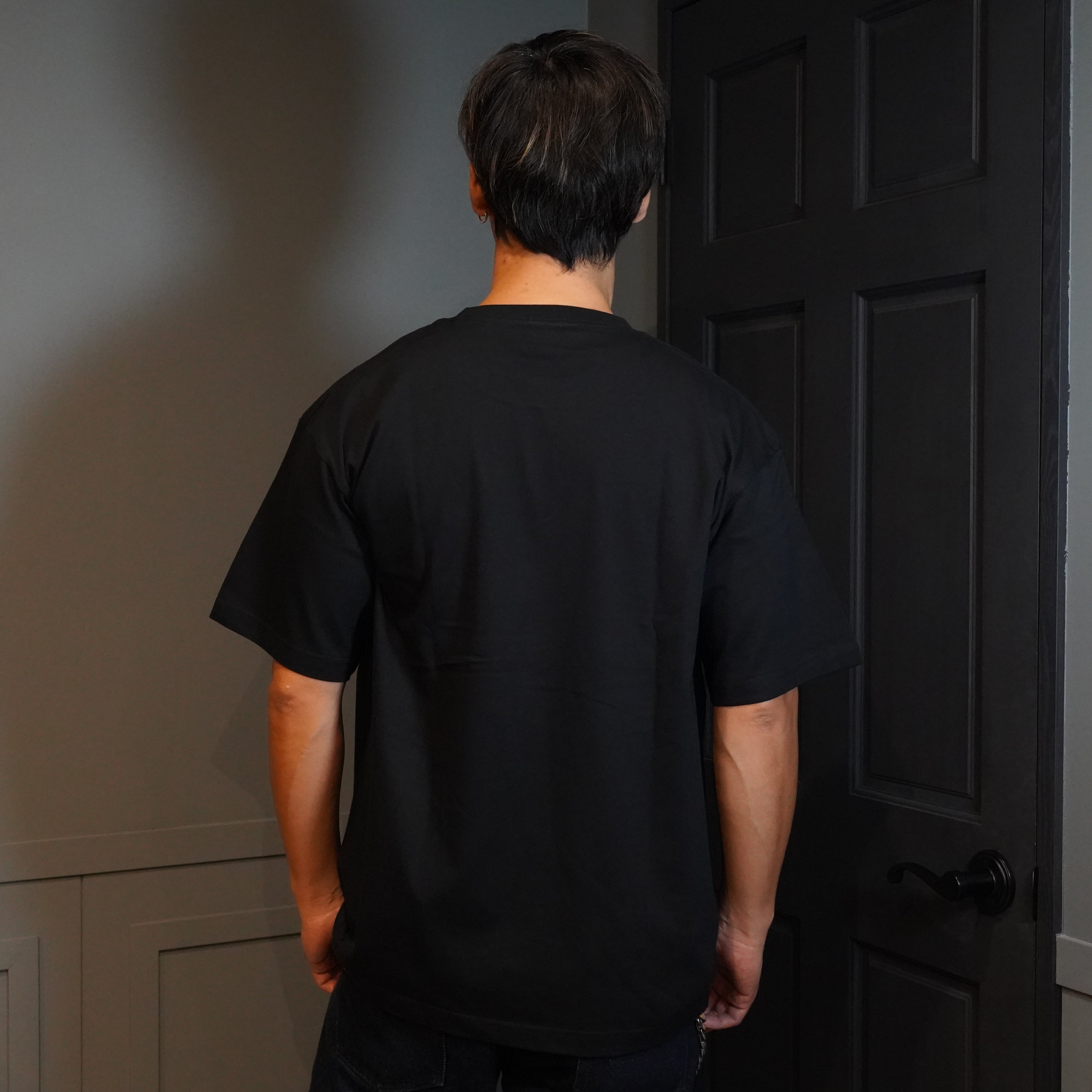 HACHI-8×GreenPrickle」 HACHI-8のロック Tシャツ 半袖 (ブラック